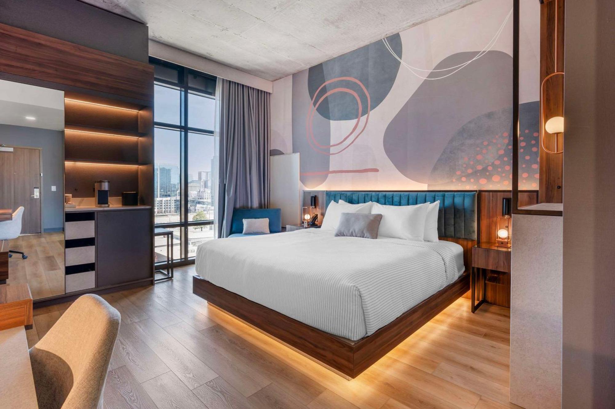 Cambria Midtown 4*